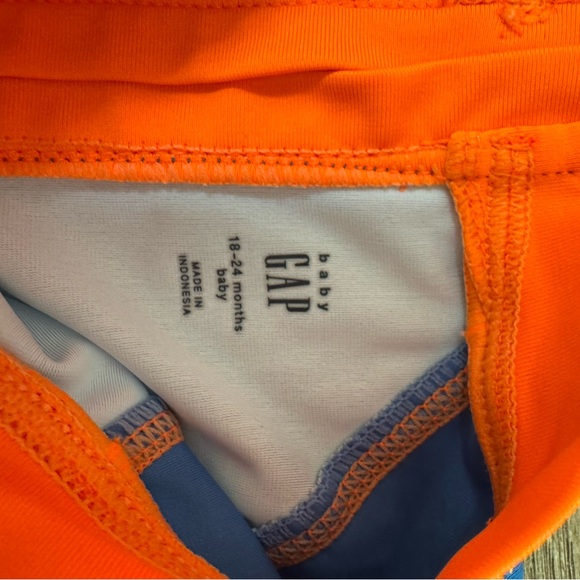 Toddler swimsuit with float - Picture 2 of 6